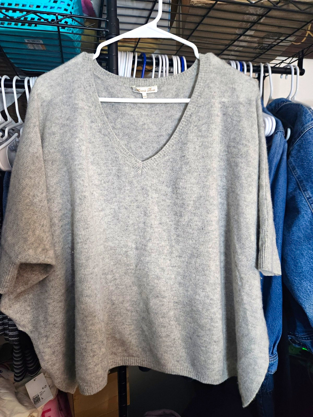 Minnie Rose 100% Cashmere Poncho Sweater XS/S Gray V-Neck Batwing Dolman